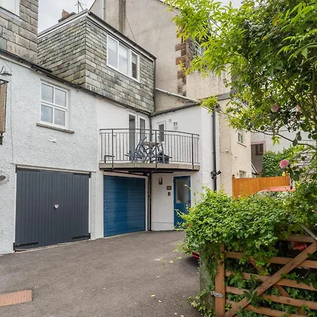 7 The Plosh Nyaraló *