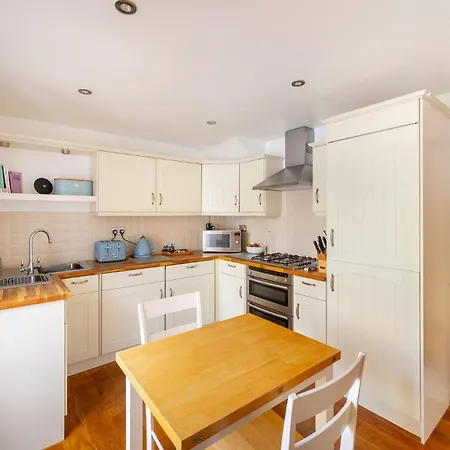 Nyaraló 7 The Plosh *